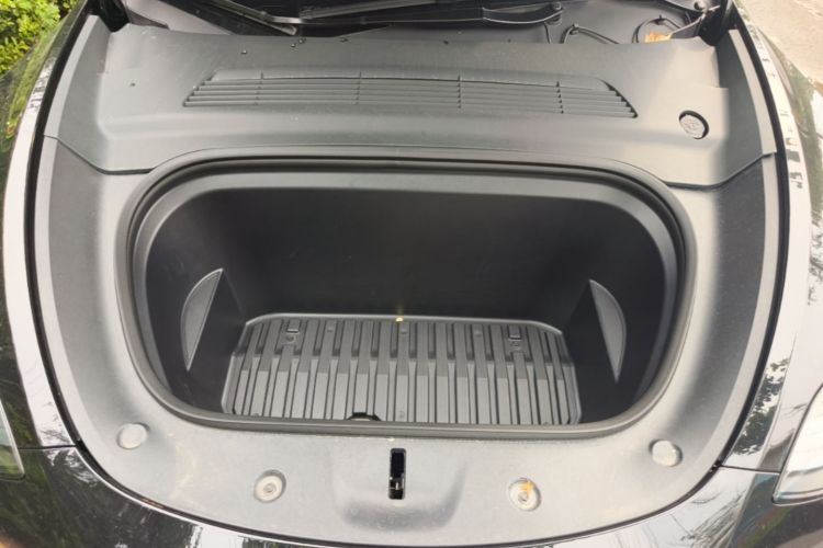 Tesla Model Y 2024 #20 Tesla Model Y 2024 car image #20