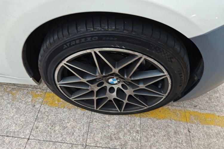 BMW 3 Series 2019 car image #9