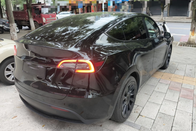 Tesla Model Y 2022 car image #7