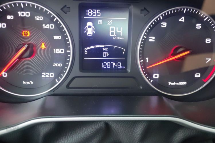 MG ZS 2018 #14 MG ZS 2018 car image #14
