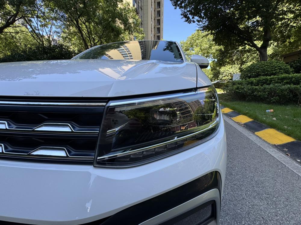 Volkswagen T-Cross 2019 car image #8