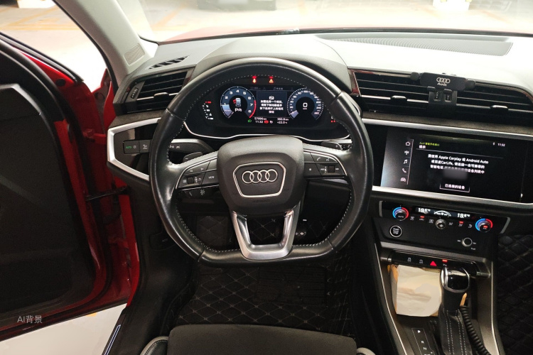 Audi Q3 2021 car image #12