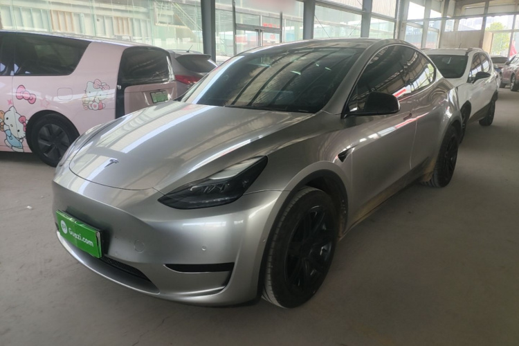 Tesla Model Y 2023 #2 Tesla Model Y 2023 car image #2