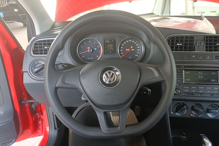 Volkswagen Polo 2014 #11 Volkswagen Polo 2014 car image #11