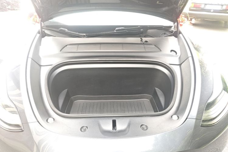 Tesla Model Y 2022 #20 Tesla Model Y 2022 car image #20