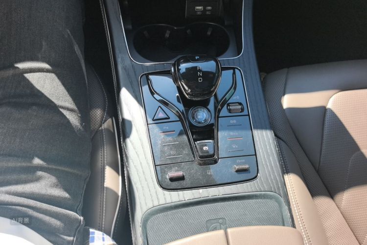 BYD Han 2022 car image #16