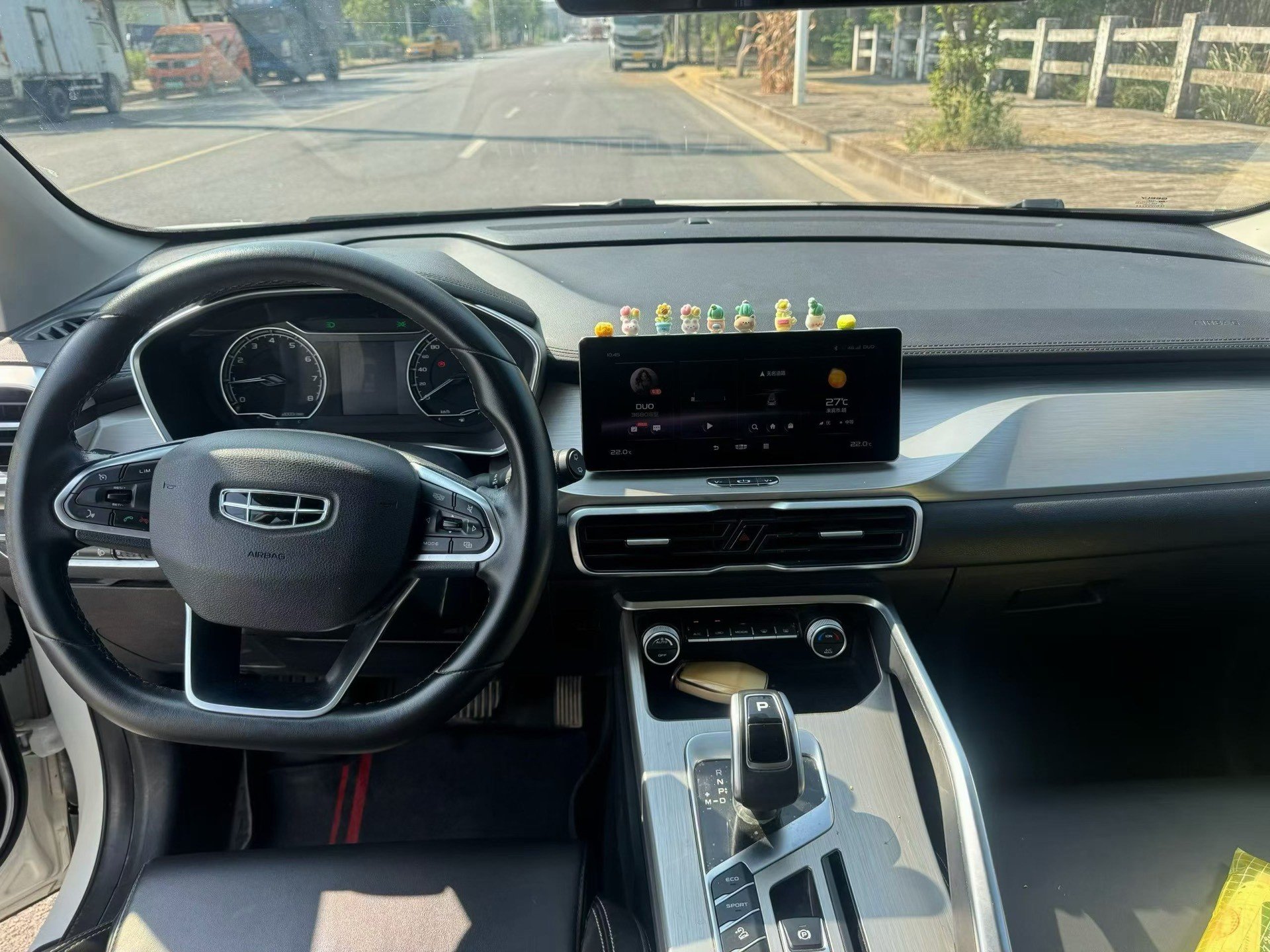 GEELY Coolray 2019 car image #4