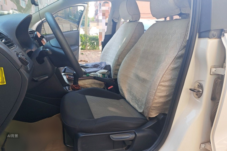 Volkswagen Polo 2015 car image #17