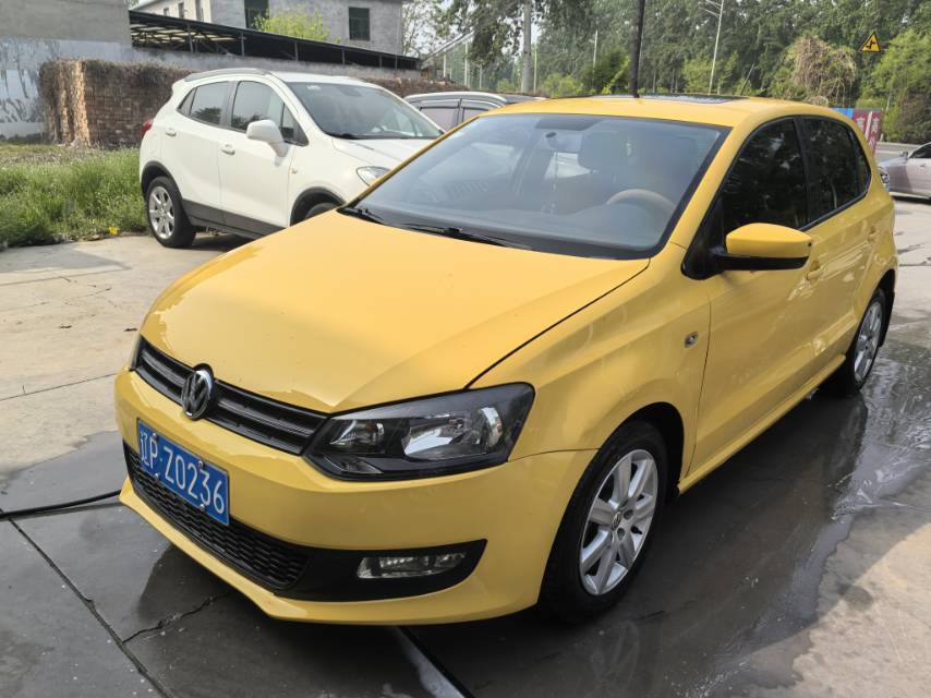 Volkswagen Polo 2012 Volkswagen Polo 2012 car image