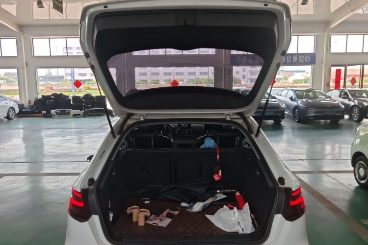 Audi A3 2019 car image #19