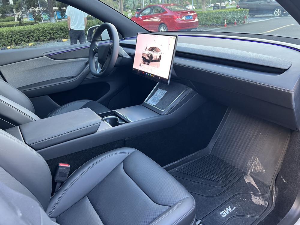 Tesla Model Y 2026 car image #6