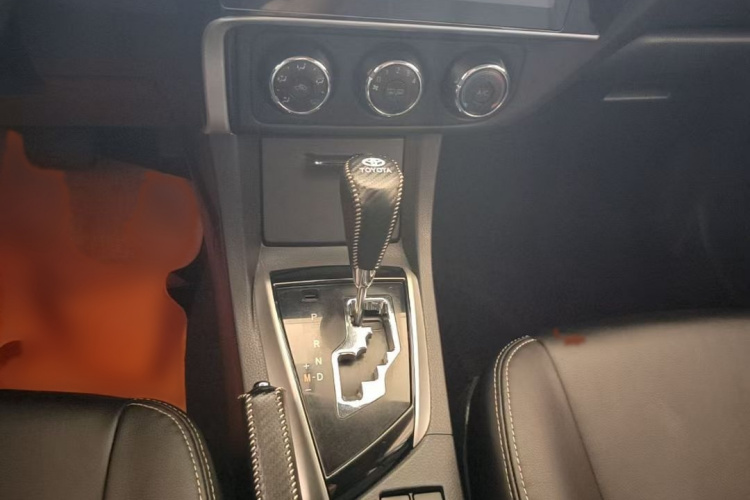 Toyota Corolla 2018 #13 Toyota Corolla 2018 car image #13