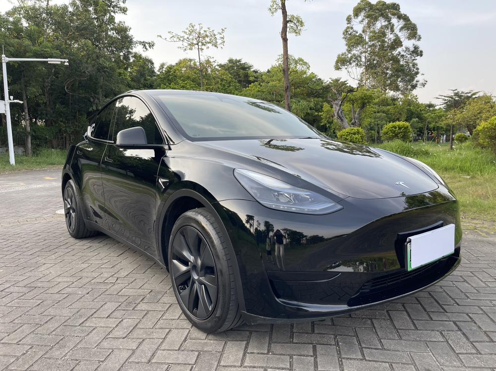 Tesla Model Y 2024 #3 Tesla Model Y 2024 car image #3