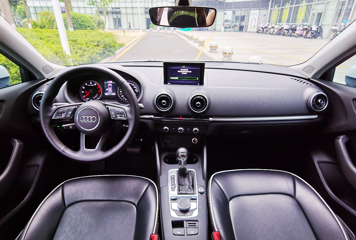 Audi A3 2019 car image #10