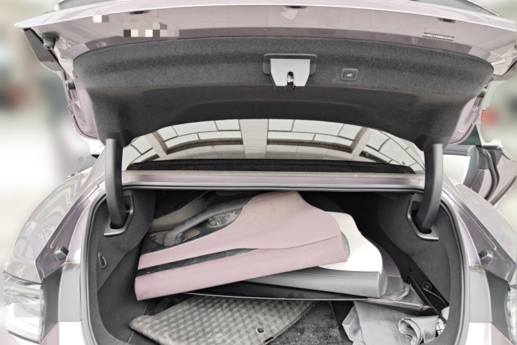 MI SU7 2024 immagine di auto #21