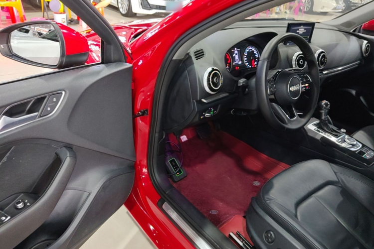 Audi A3 2017 car image #16