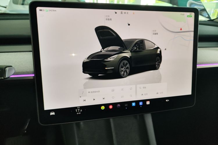 Tesla Model Y 2024 #15 Tesla Model Y 2024 immagine di auto #15