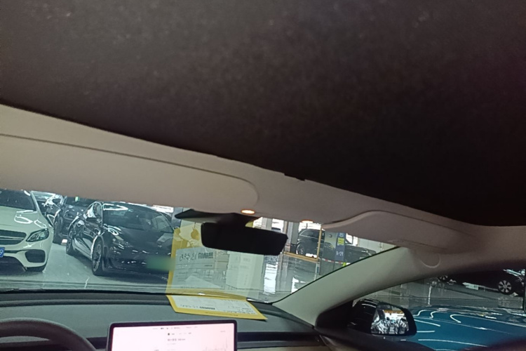 Tesla Model 3 2023 car image #18
