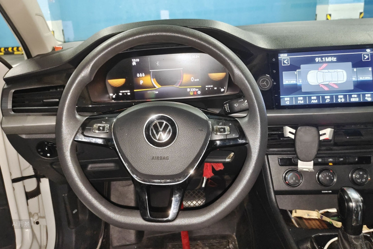 Volkswagen Lavida 2021 car image #12