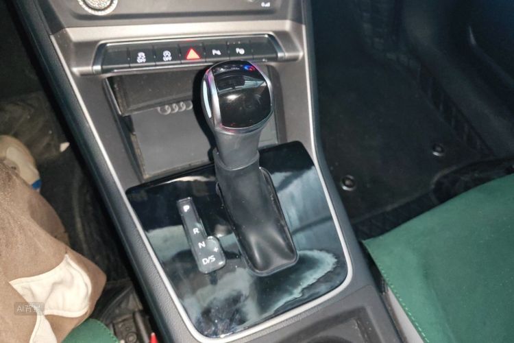 Audi Q3 2021 immagine di auto #16