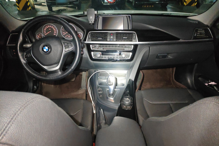 BMW 3 Series 2017 #12 BMW 3 Series 2017 car image #12