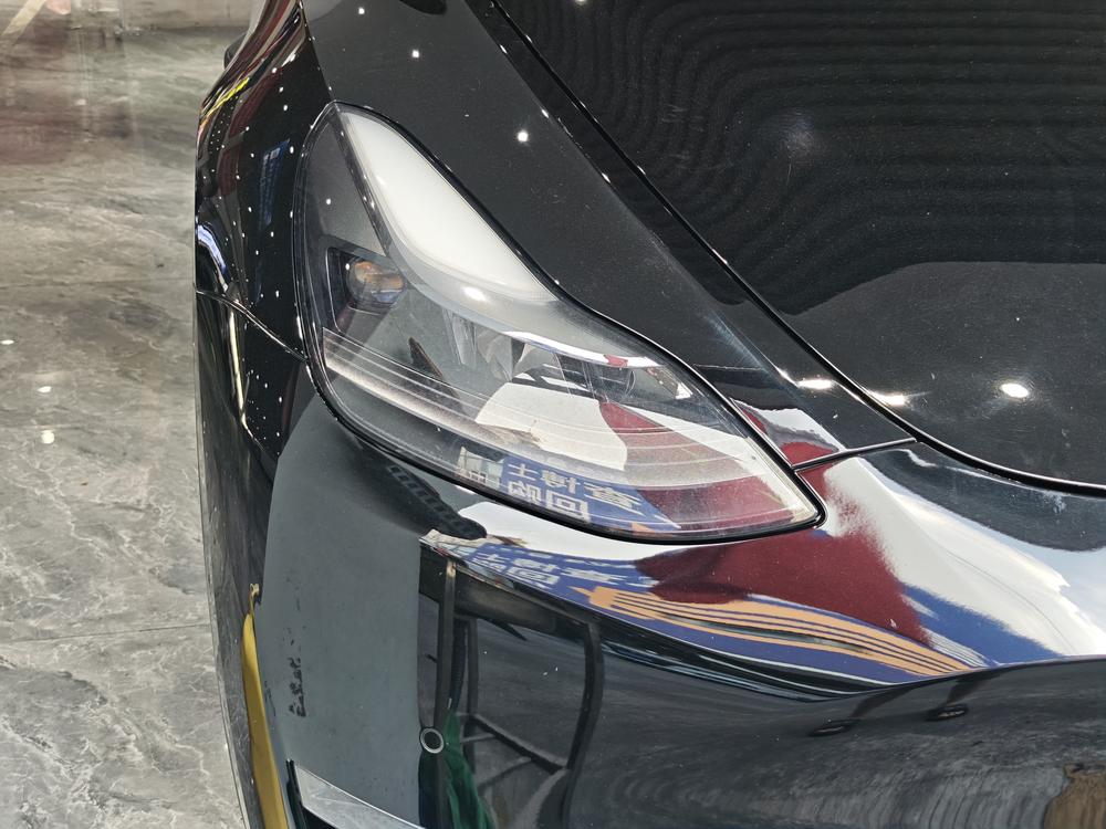 Tesla Model Y 2021 car image #3