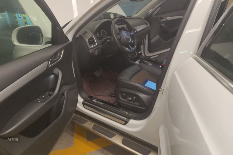 Audi Q3 2019 car image #18