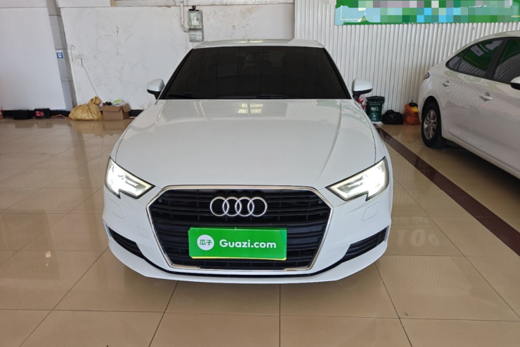 Audi A3 2018 car image #3