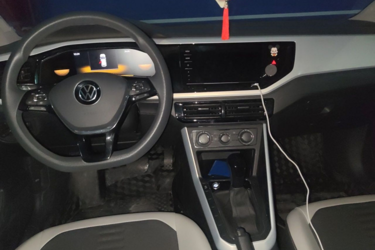 Volkswagen Polo 2024 car image #12