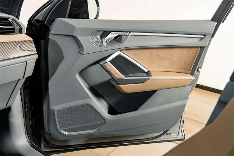 Audi Q3 2023 car image #11