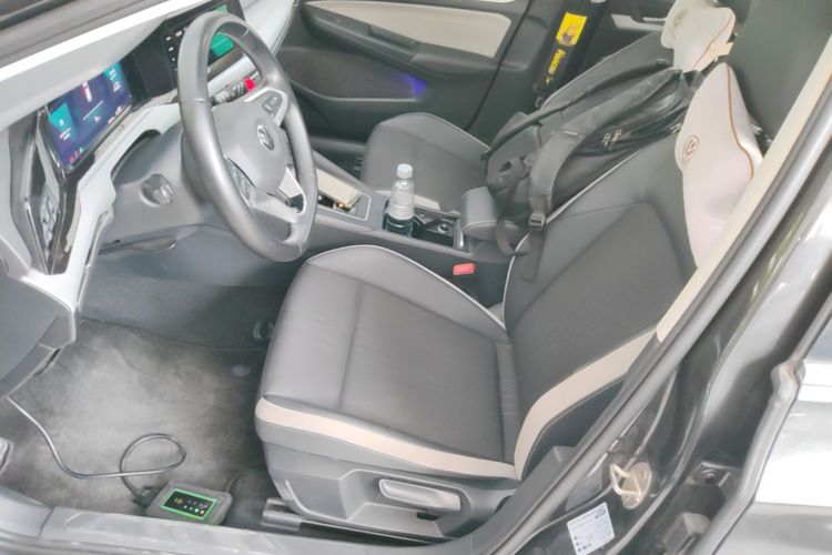 Volkswagen Golf 2021 car image #19