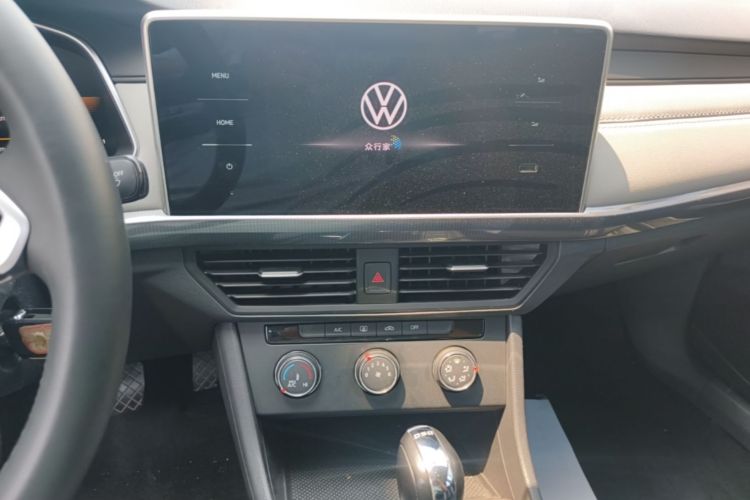 Volkswagen Bora 2024 car image #13