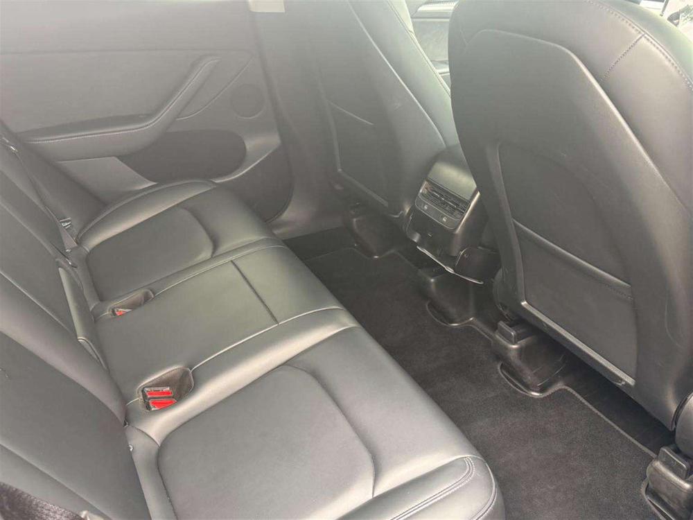 Tesla Model Y 2021 car image #14