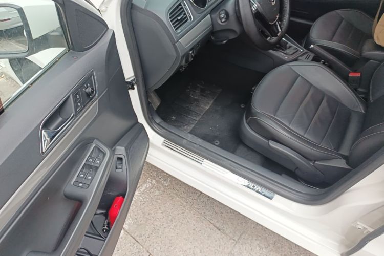 Volkswagen Lavida 2017 #12 Volkswagen Lavida 2017 car image #12
