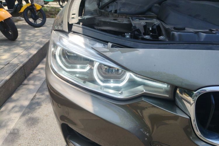 BMW 3 Series 2018 #8 BMW 3 Series 2018 car image #8
