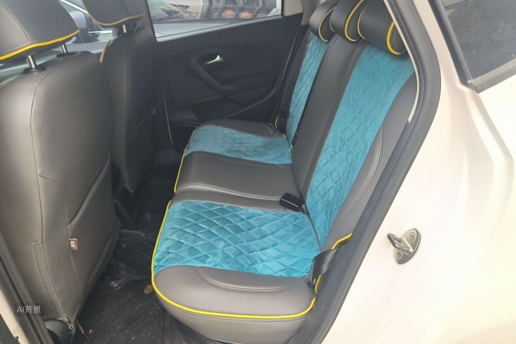Volkswagen Polo 2015 car image #19