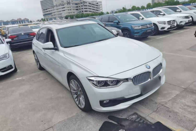 BMW 3 Series 2019 car image #4