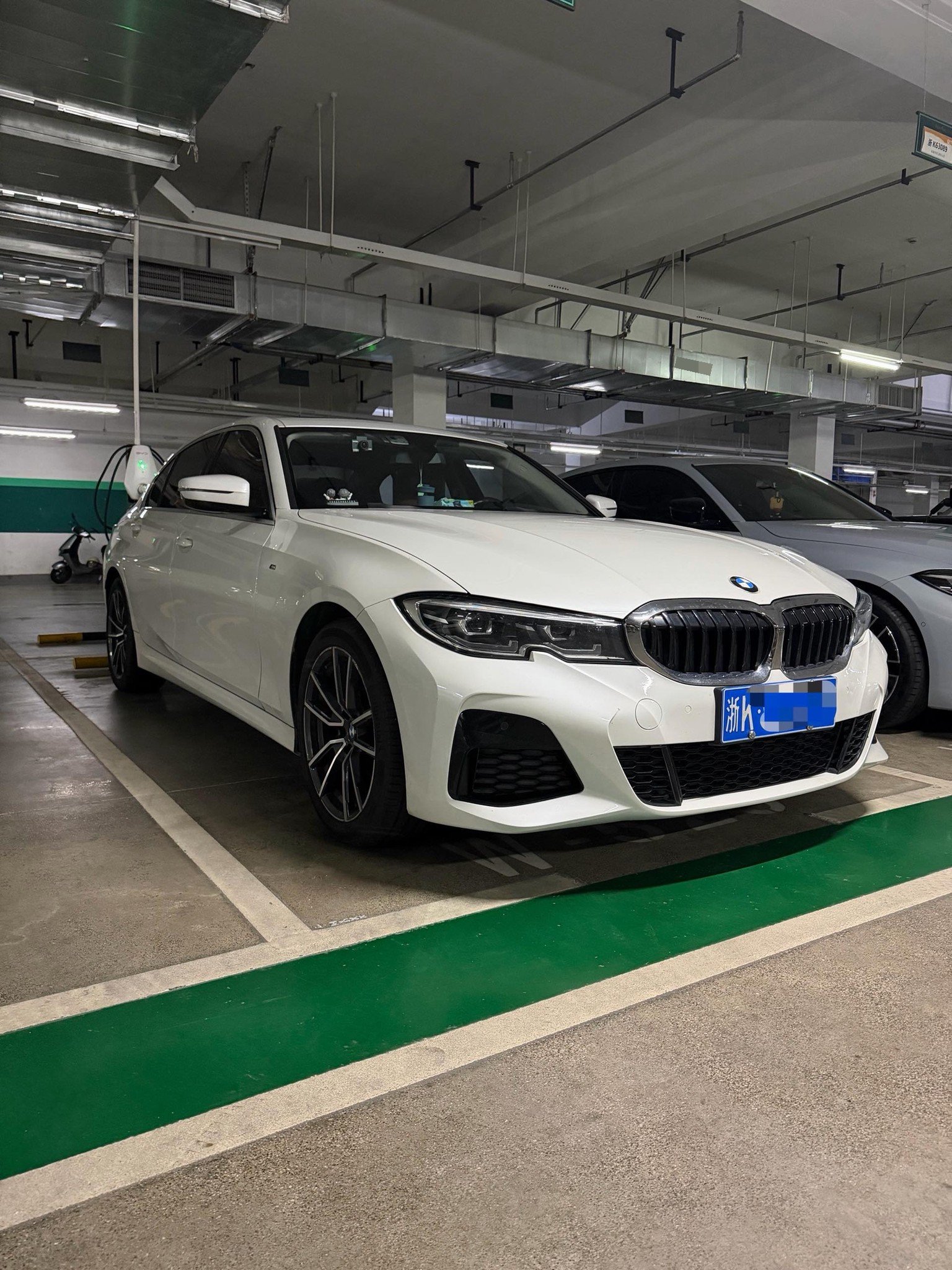 BMW 3 Series 2020 car image #2