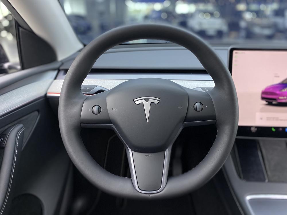 Tesla Model Y 2025 #21 Tesla Model Y 2025 car image #21