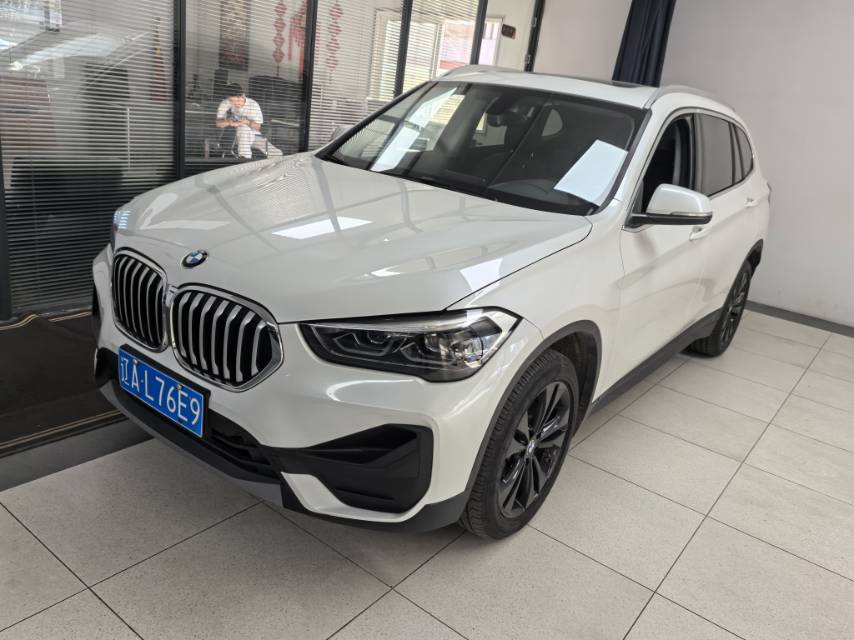 BMW X1 2020 BMW X1 2020 car image