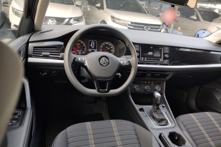 Volkswagen Lavida 2018 car image #11