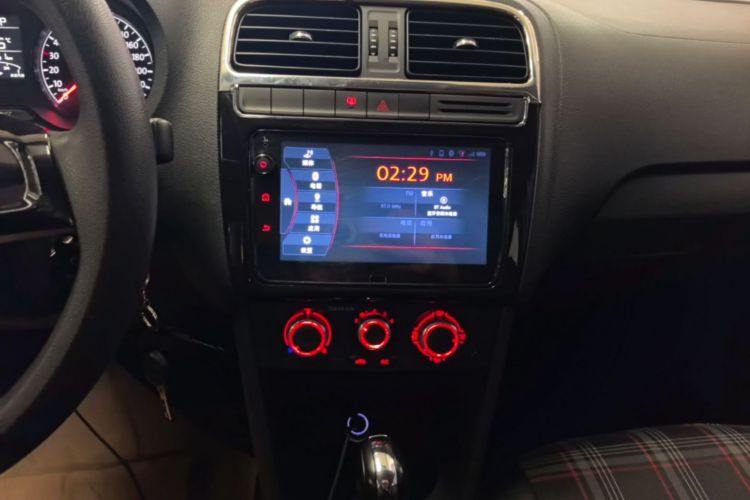 Volkswagen Polo 2018 #13 Volkswagen Polo 2018 car image #13