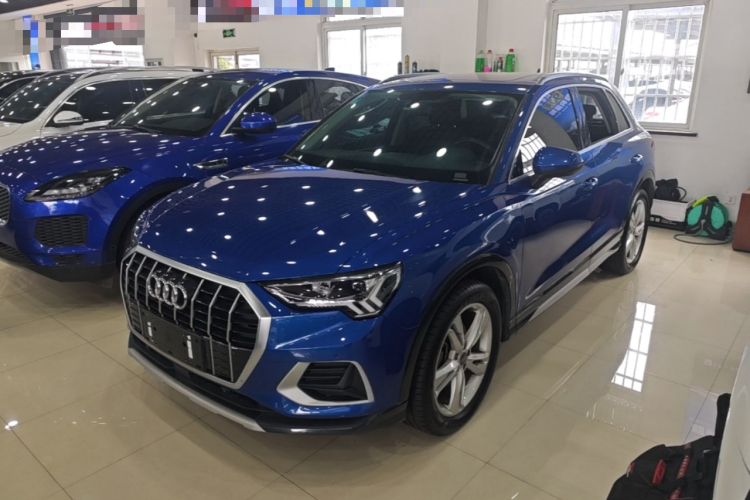 Audi Q3 2019 #2 Audi Q3 2019 car image #2