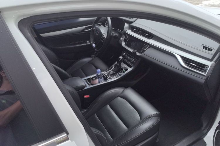 GEELY Emgrand 2018 #27 GEELY Emgrand 2018 car image #27