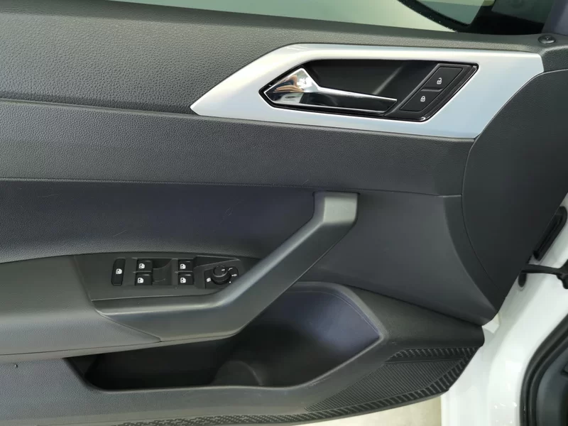 Volkswagen Polo 2023 immagine di auto #10