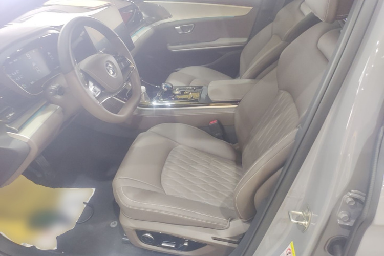 BYD Han 2025 car image #19