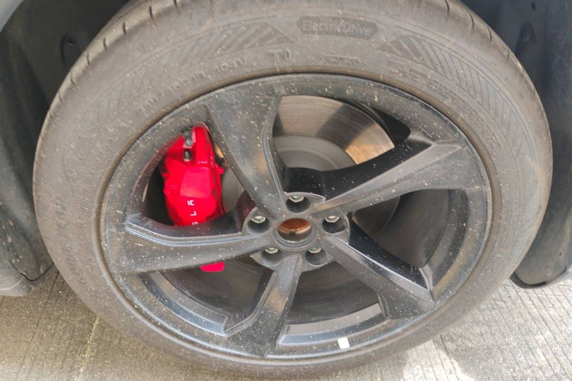 Tesla Model Y 2025 #9 Tesla Model Y 2025 immagine di auto #9