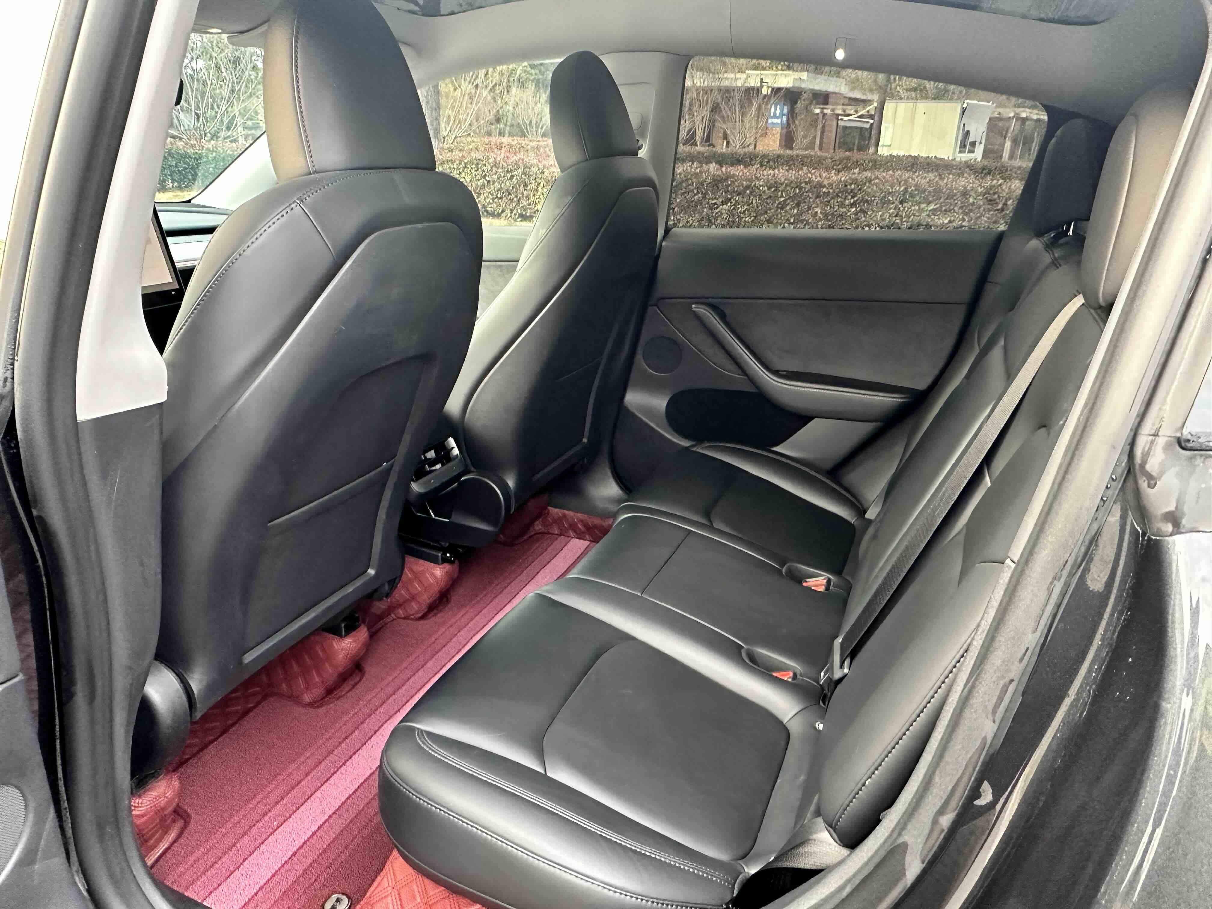 Tesla Model Y 2024 #5 Tesla Model Y 2024 car image #5