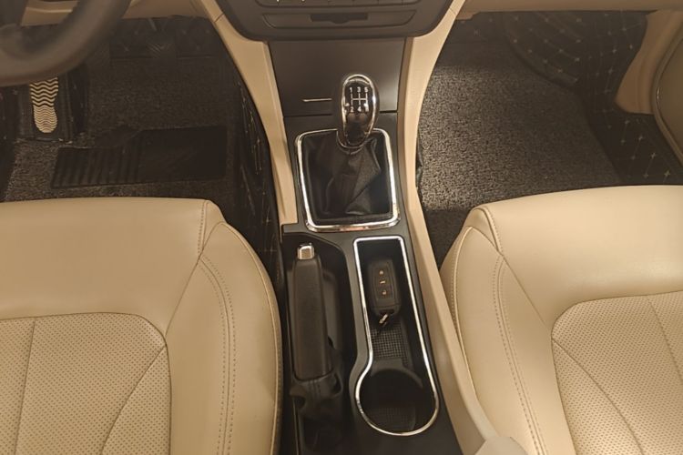 GEELY Emgrand 2017 #14 GEELY Emgrand 2017 car image #14