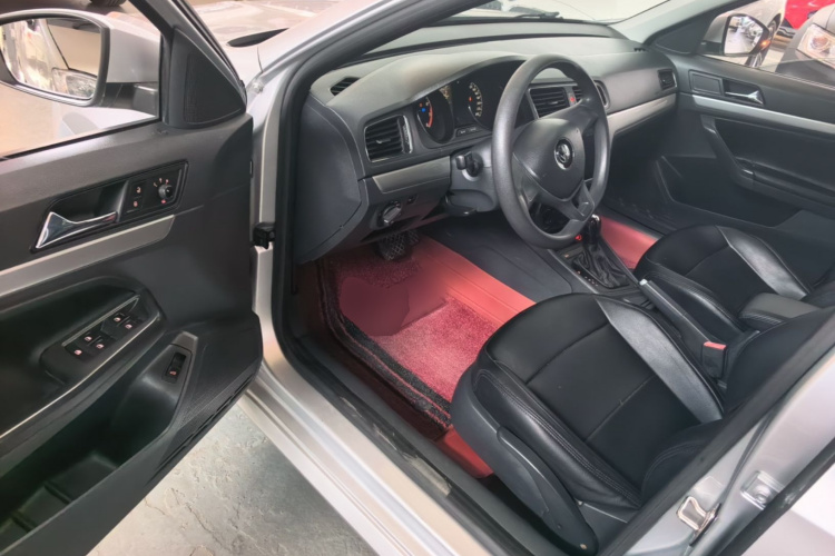 Volkswagen Lavida 2017 car image #12